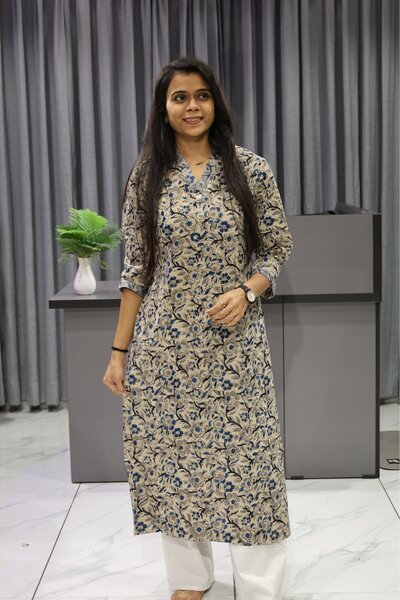 Kalmkari Print V Neck Kurti